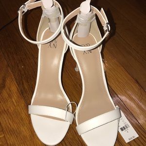 Never worn heels! Fron new york and company!